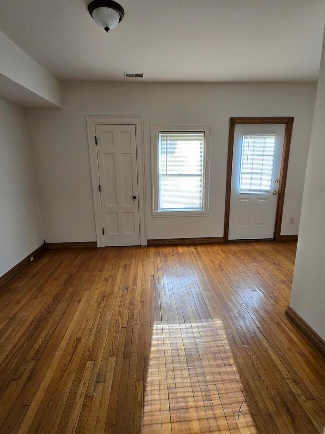 Building Photo - 4235 Trumbull
