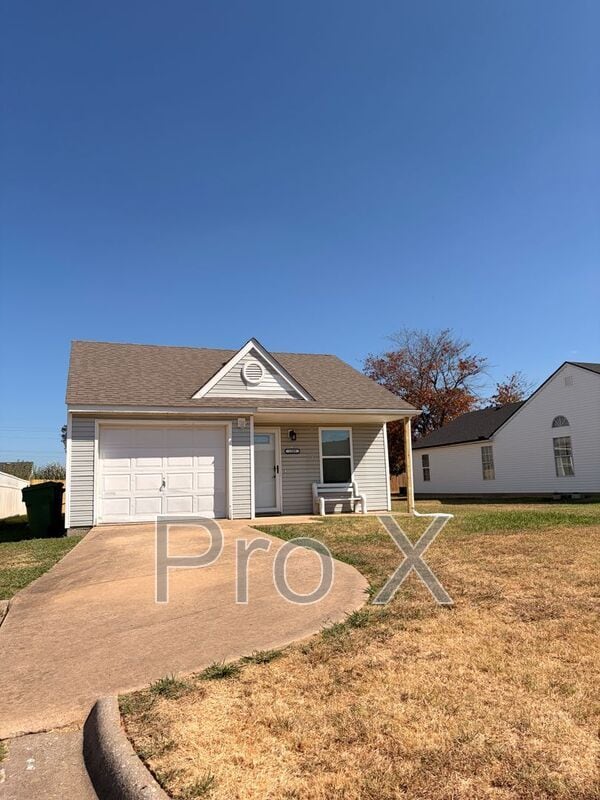 Building Photo - 1209 W Bishop Dr