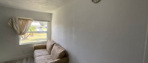 Building Photo - 1450 Mariposa Dr NE