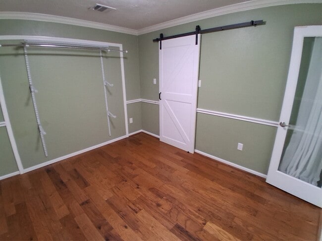 Building Photo - 17010 Poplar Hill St