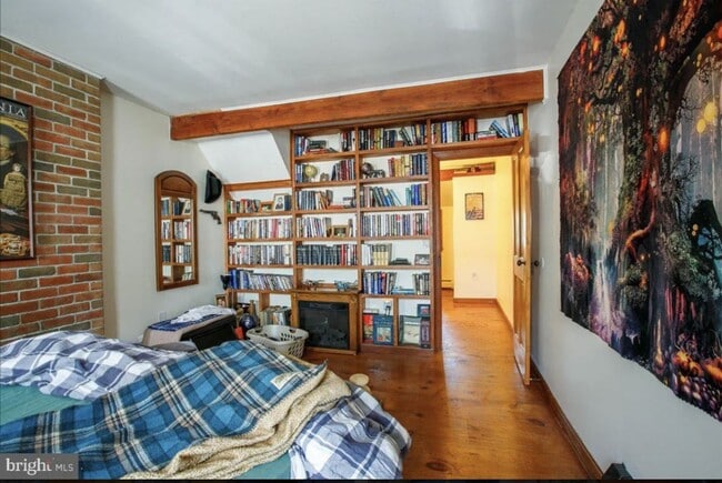 Building Photo - Nice 2 Bedroom 2 Bath Townhouse