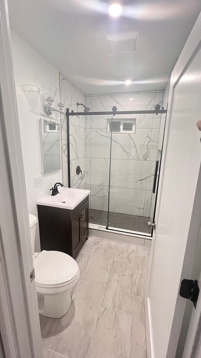 Building Photo - 14008 Filmore St