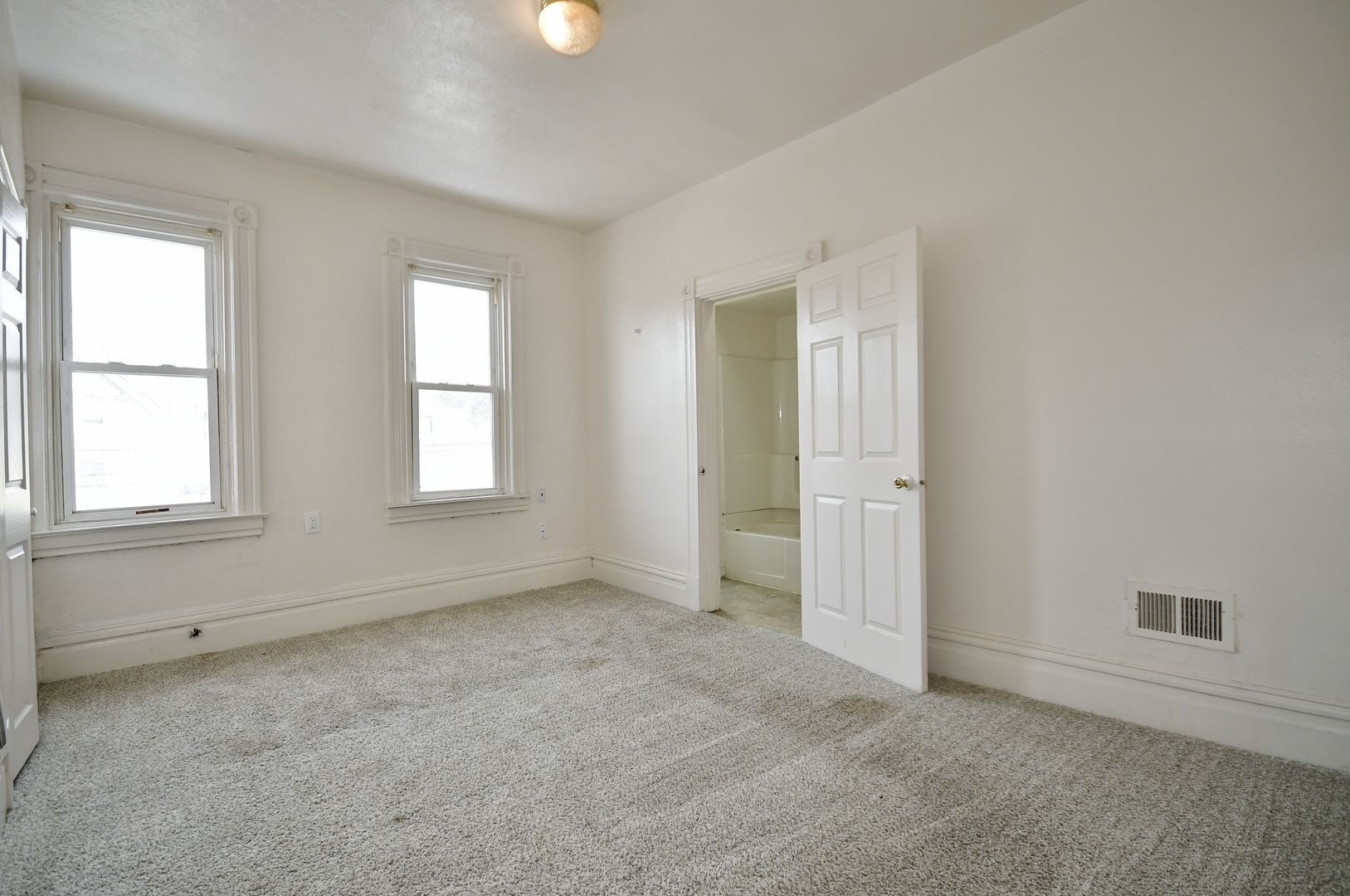 Building Photo - 855 Crucible St