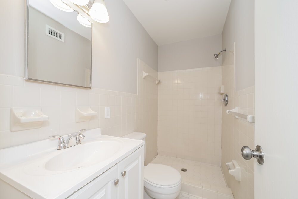Building Photo - 3942 Barmer Dr