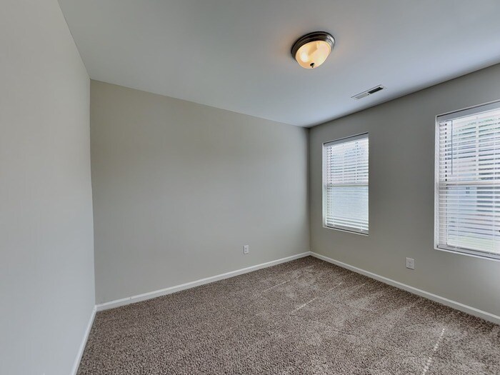 Building Photo - 171 Davelyn Ct