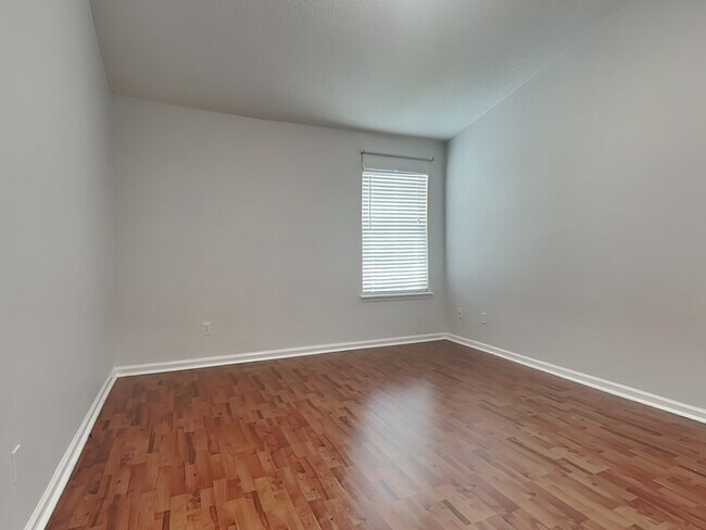 Building Photo - 575 Oakleaf Plantation Pkwy