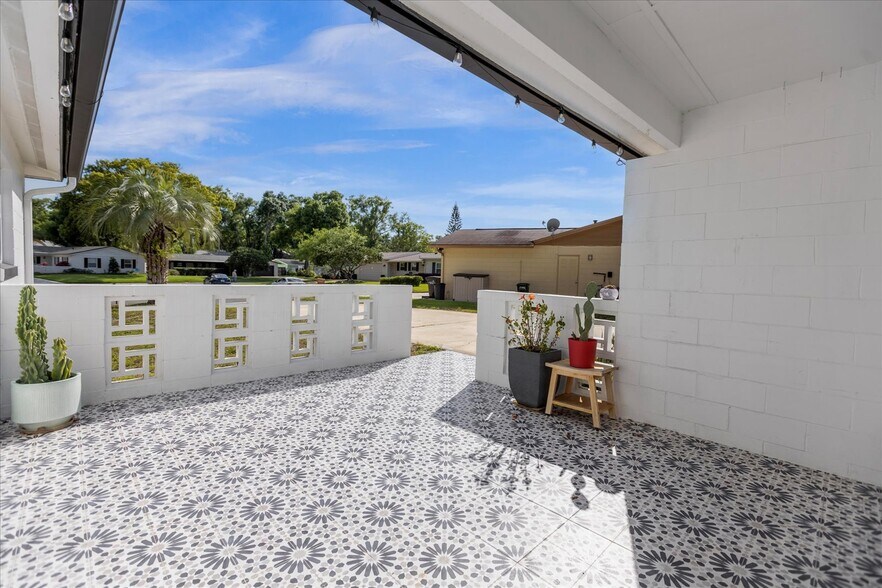 Building Photo - 641 Sherwood Dr