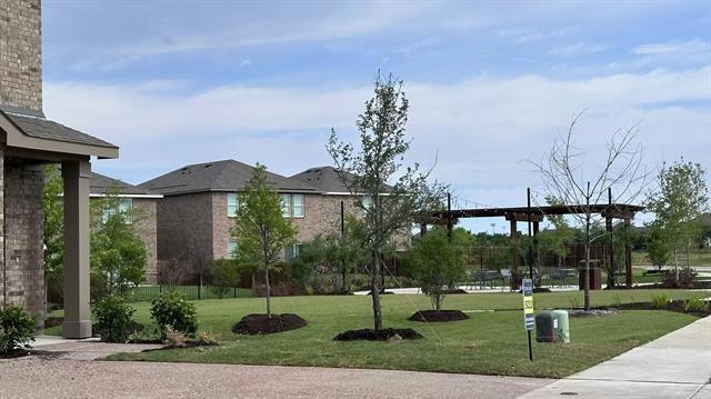Building Photo - 2105 Mdw Pk Dr