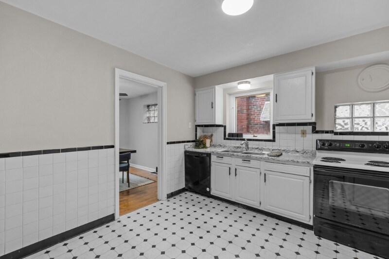 Building Photo - 5708 Potomac St