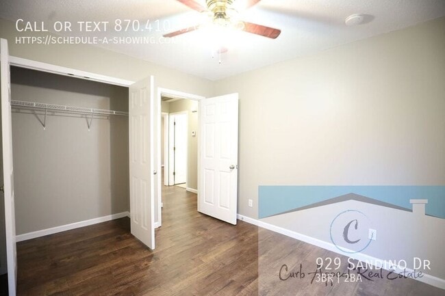 Building Photo - 929 Sandino Dr