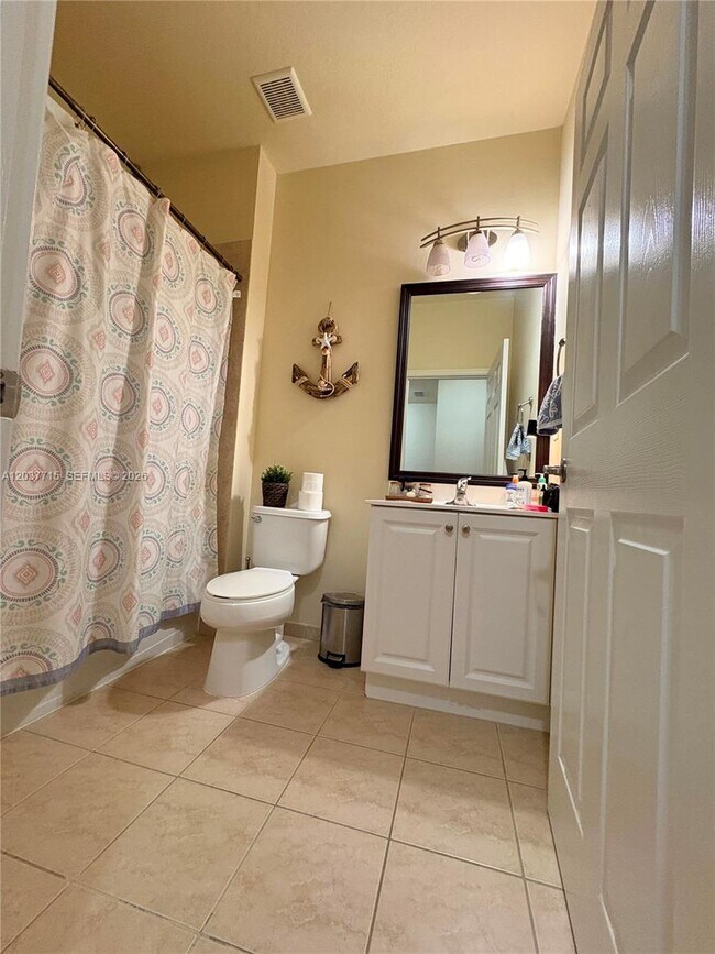 Building Photo - 280 Las Brisas Cir
