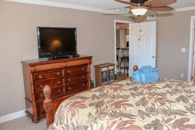 Building Photo - 2046 Beach Blvd