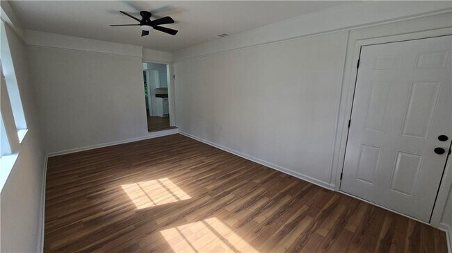 Building Photo - 2084 Snow Rd SW