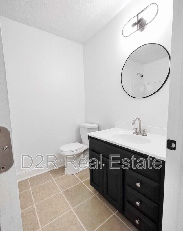 Building Photo - 7911 Southfield Dr