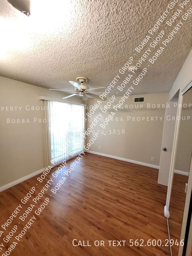 Building Photo - 25 Encanto Dr