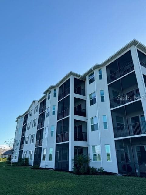 Building Photo - 12140 Wellen Golf St