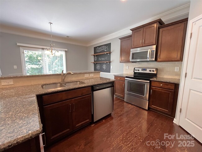 Building Photo - 432 Winecoff Woods Dr NW