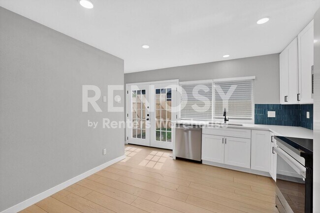Building Photo - Carrollton GEM Ready For Move-in  ****Rent Concession - 2nd Month Free****