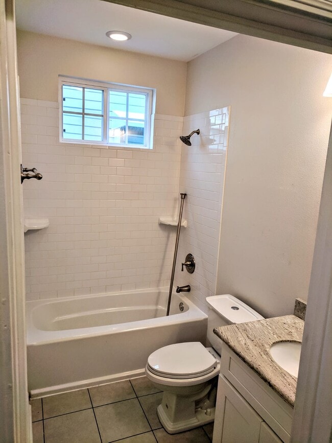 Building Photo - 3522 Baronne St