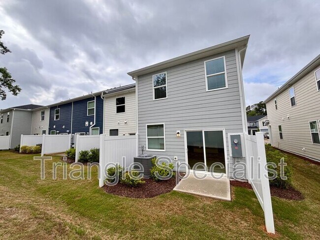 Building Photo - 10514 Brookside Reserve Rd