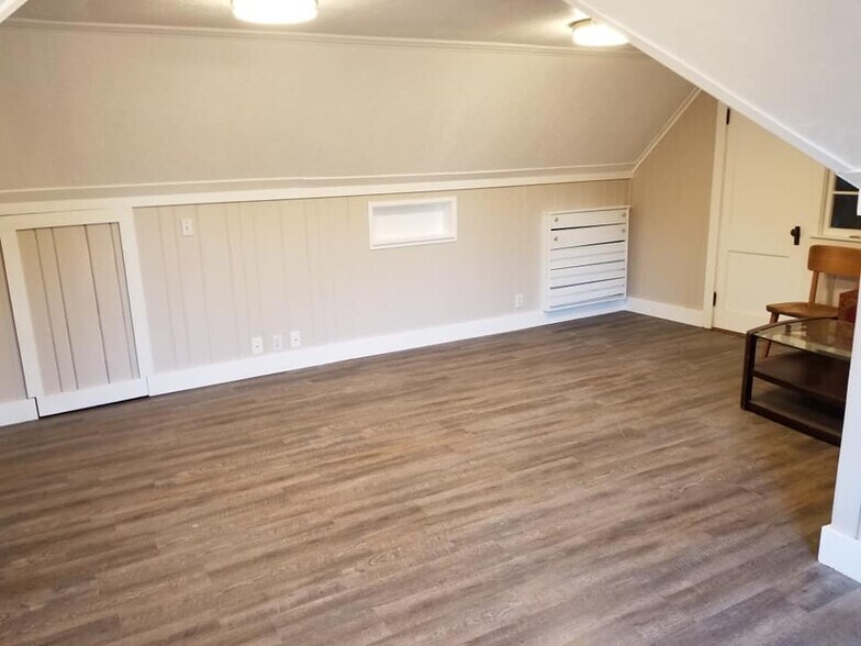 Attic Suite Bedroom - 401 Morgan Ave N