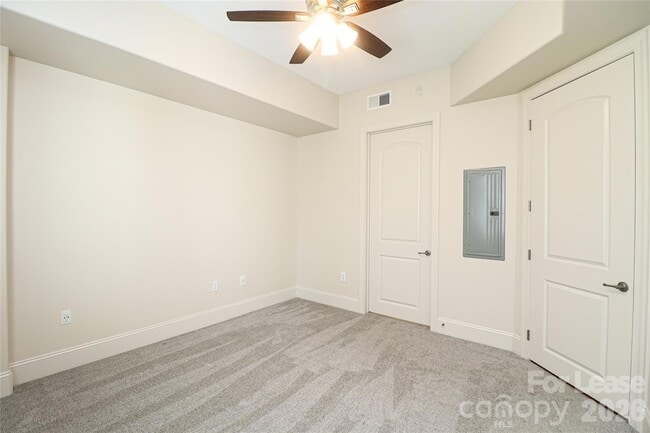 Building Photo - 4625 Piedmont Row Dr
