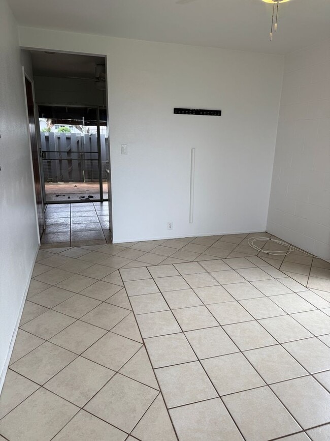 Building Photo - Ewa Beach Townhouse