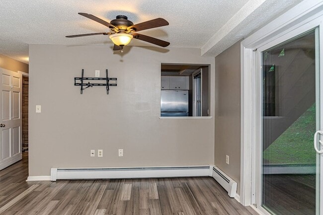 Building Photo - 68 Lantern Ln