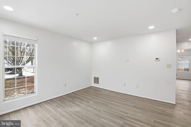 Building Photo - 10718 Kitchener Ct