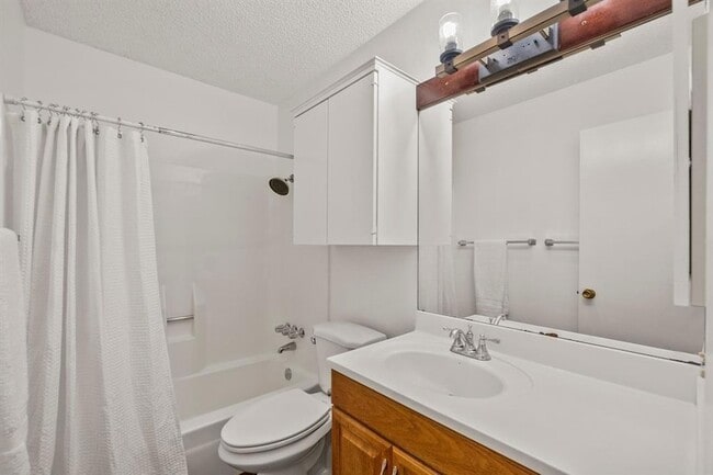 Building Photo - 11711 Shoshone Dr