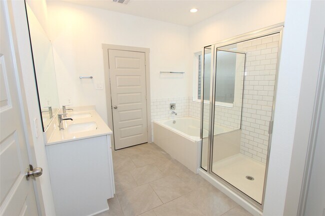 Building Photo - 3570 Joshua Grv Ln