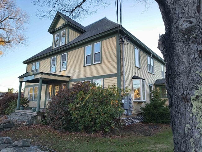 Building Photo - 386 Union Ave