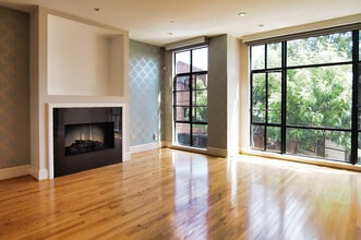 Building Photo - 72 Langton St