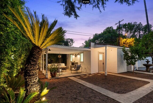 Outdoor patio - 5850 Foothill Dr