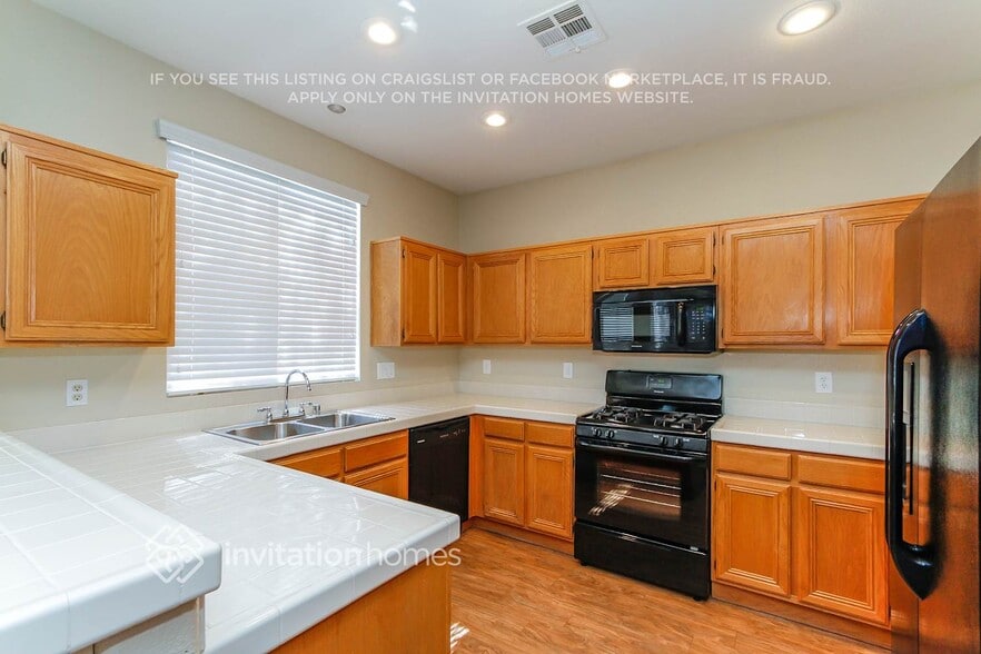 Building Photo - 1620 Remembrance Hill St