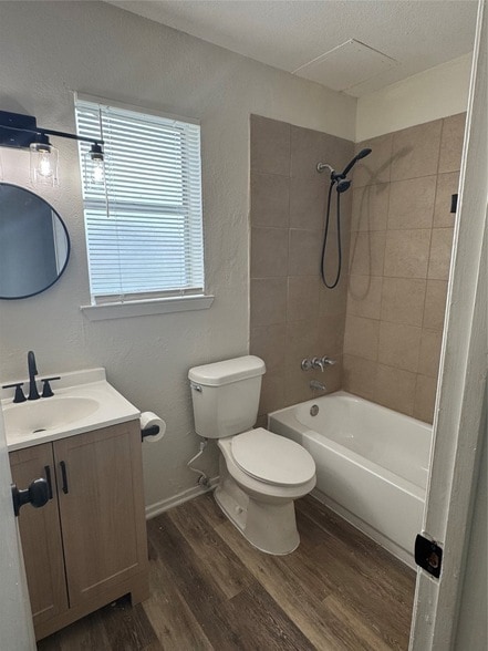 Building Photo - 1833 Pelican Dr N