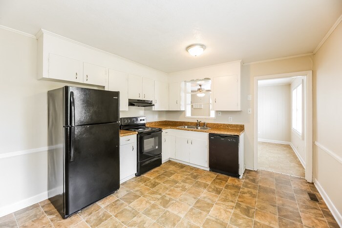 Building Photo - 490 Barnwell Rd