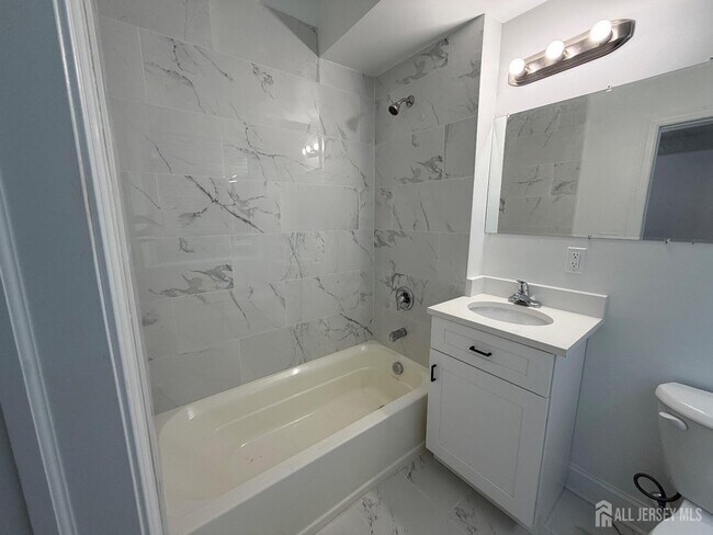 Building Photo - 103 Bayard St