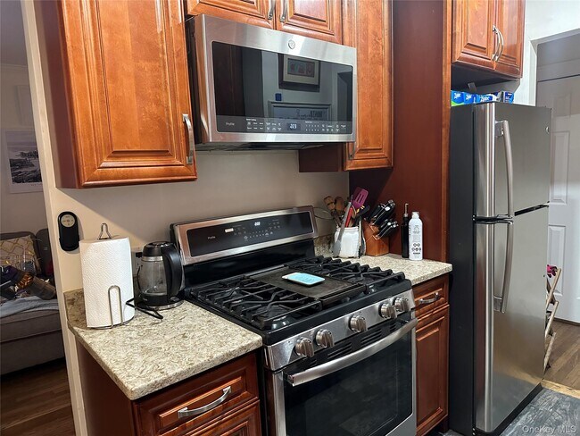 Building Photo - 312 Main St