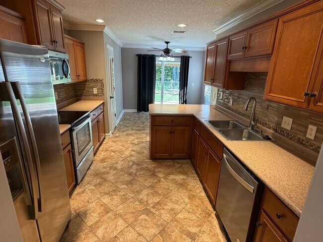 Building Photo - 212 Autumn Ridge Ct