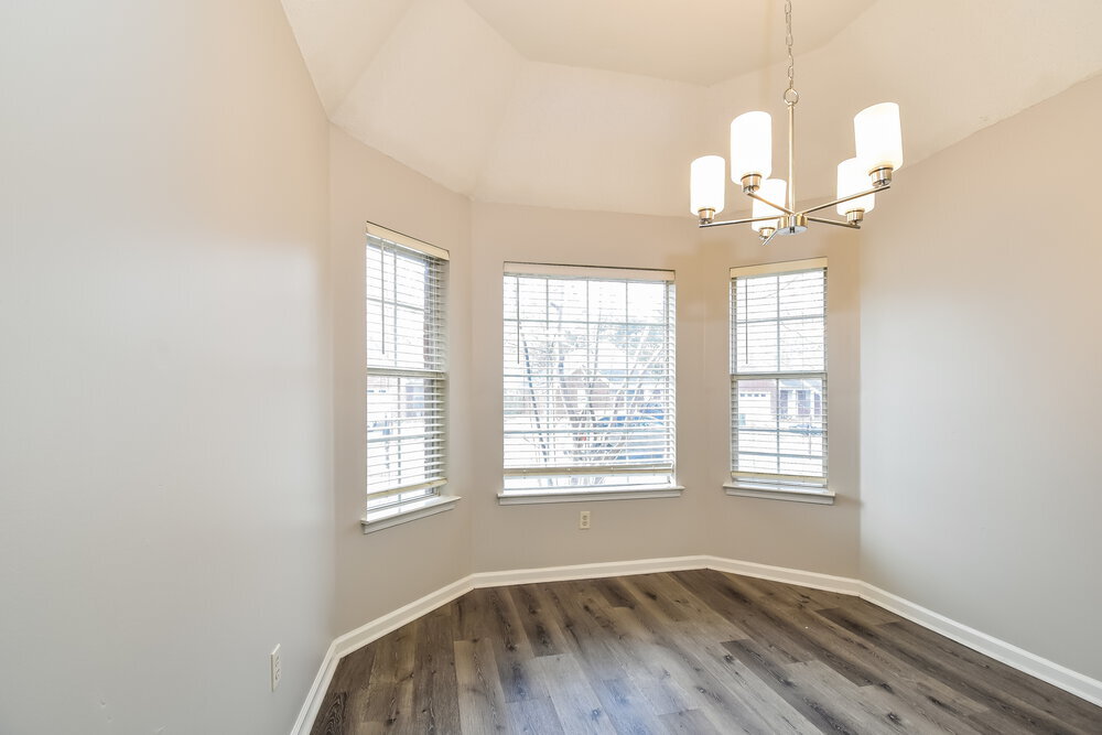 Building Photo - 8238 Regal Bend Dr