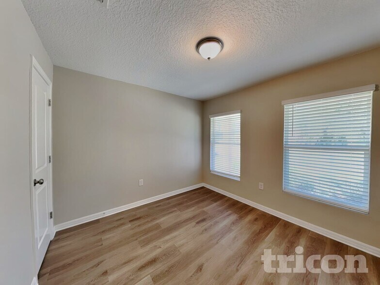 Building Photo - 1130 Alloway Ave