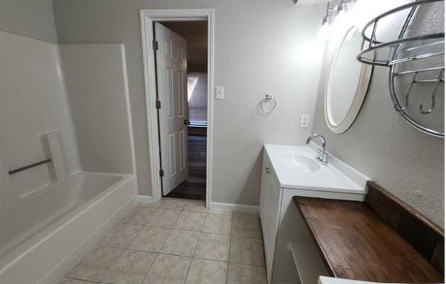 Building Photo - 305 Meadow Ct