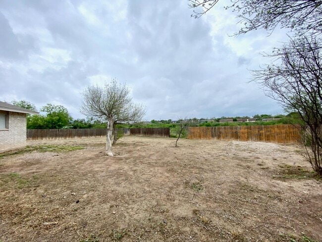 Building Photo - 110 Mariposa Dr