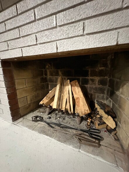 Building Photo - 2044 Arcola St