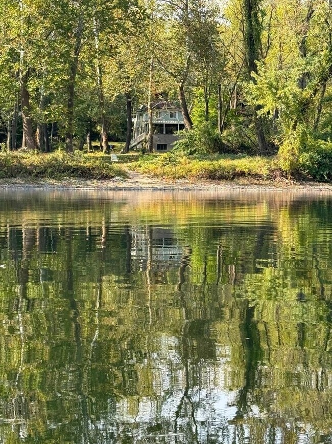 Building Photo - Riverfront home in a quiet spot, 3 acres, ...