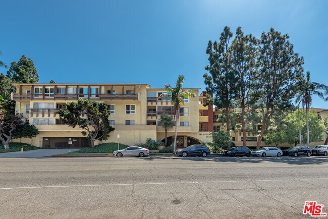 Building Photo - 6250 Buckingham Pkwy
