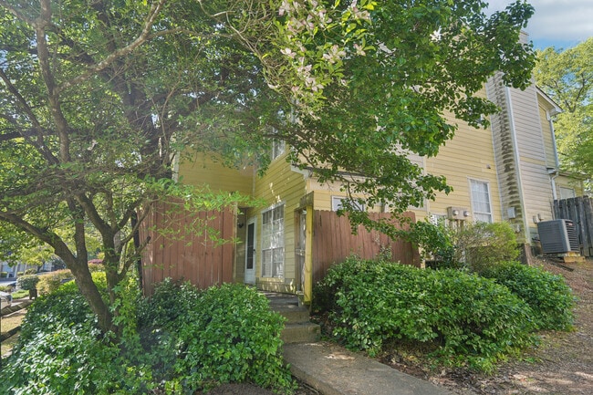 Building Photo - 1066 Rock Creek Ln