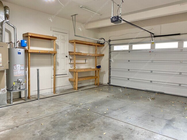 Building Photo - Light-Filled Awbrey Butte Retreat