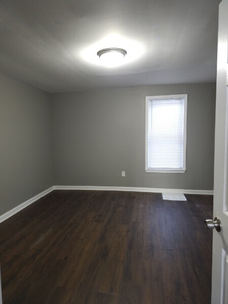 Building Photo - 127 Fain St